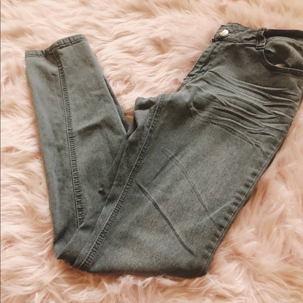 Gray stretchy jeans